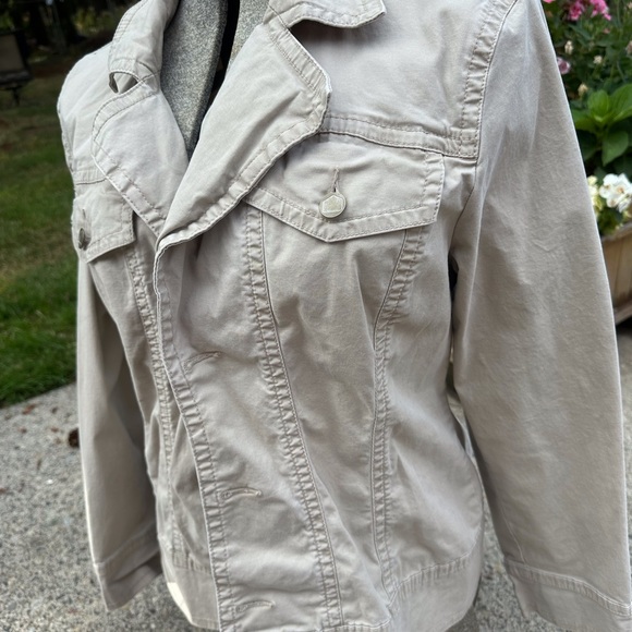 Women’s tan/beige light jacket. XL “denim like”. BLUE HOUSE brand. $14 - Picture 2 of 8